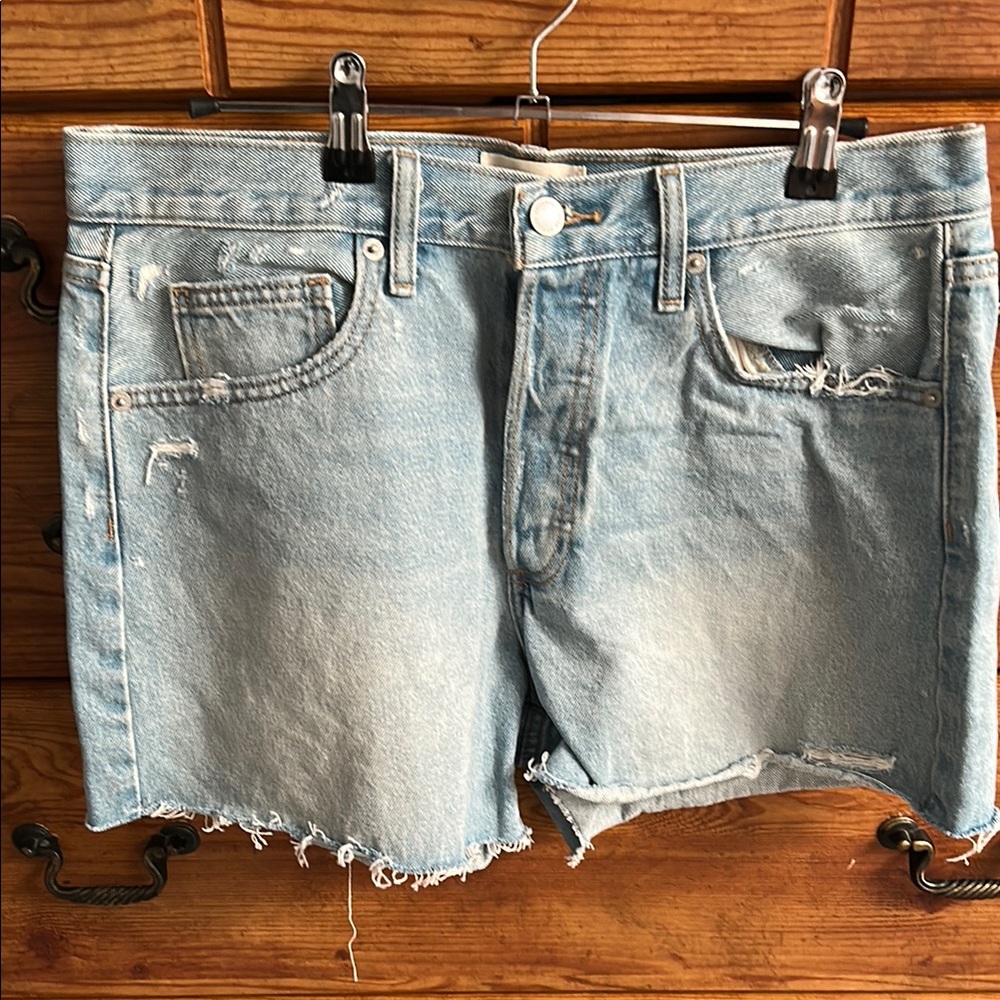 Universal Thread Faded Blue Frayed Jean Button FlyShorts Women’s Size 8